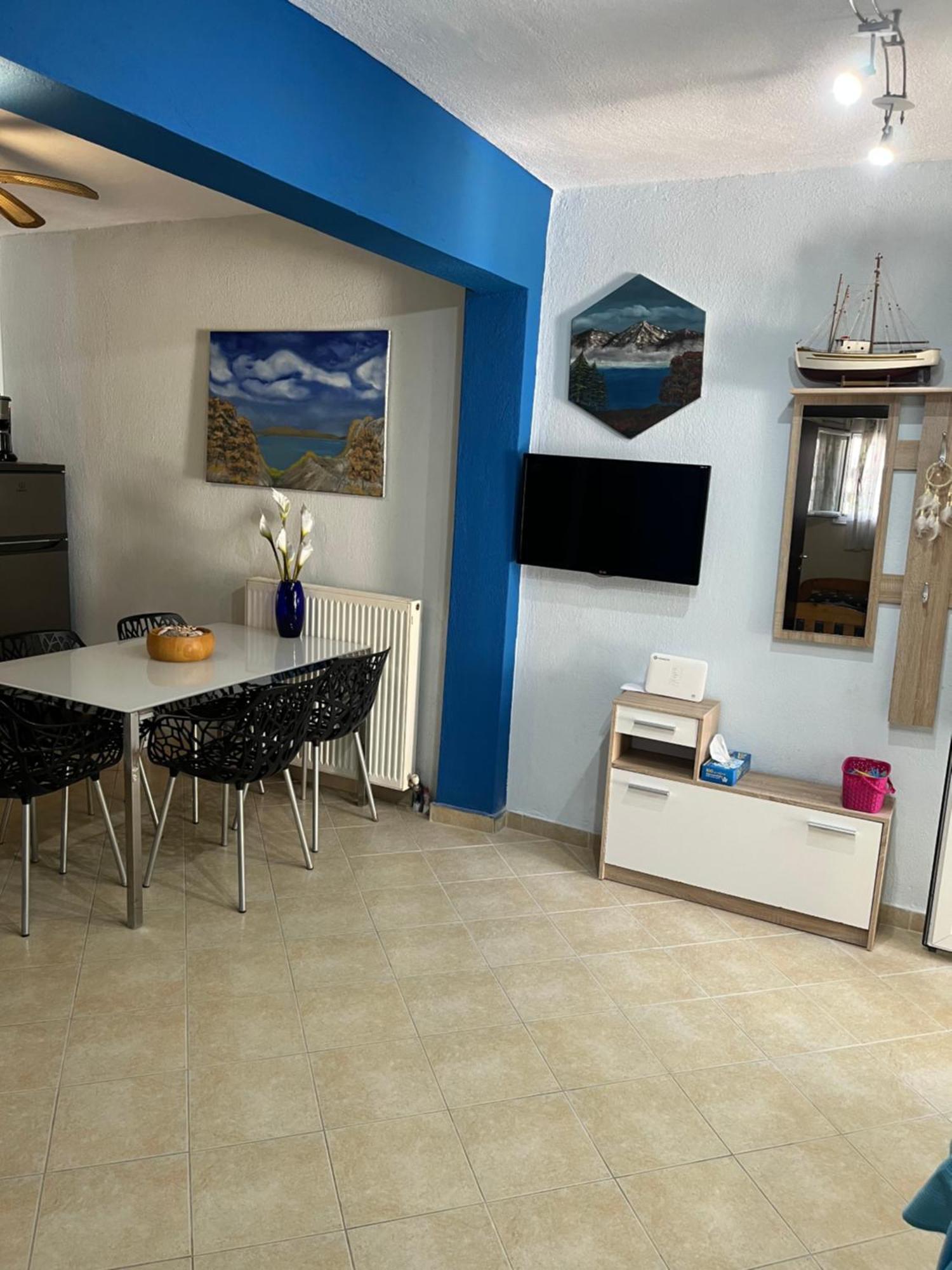 Andres House Polychrono